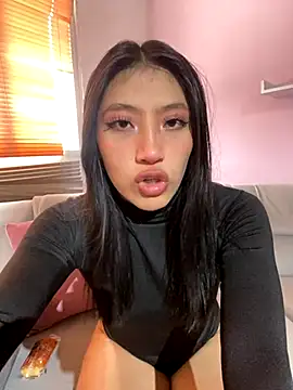 KloePink  online show from 11.13.25