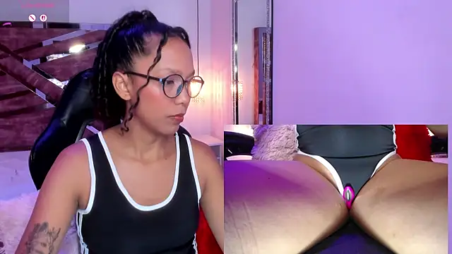 NovaLyn online show from 10.07.25