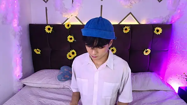 AleAurarashi online show from 04.21.26