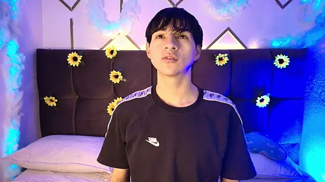 AleAurarashi online show from 04.27.26