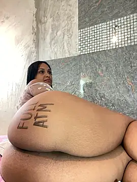 Snapshot of Messy-diana21 chatting on 01.08.26 Messy-diana21 online show from 01.08.26