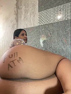 Snapshot of Messy-diana21 chatting on 03.07.26 Messy-diana21 online show from 03.07.26