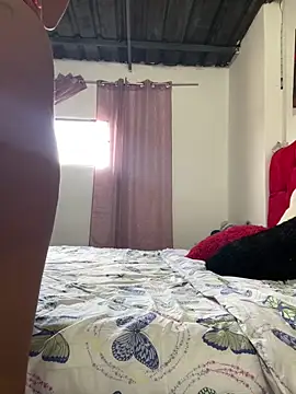 Snapshot of Messy-diana21 chatting on 03.27.26 Messy-diana21 online show from 03.27.26