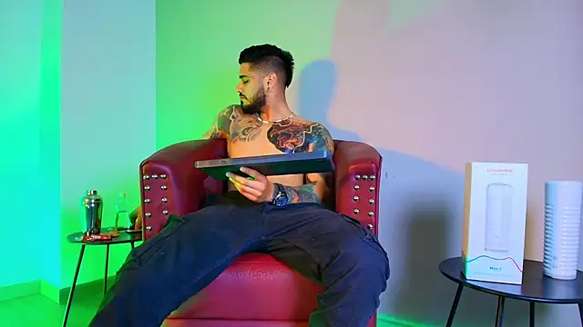 Snapshot of amodeus_bael_ chatting on 09.12.25 amodeus bael  online show from 09.12.25