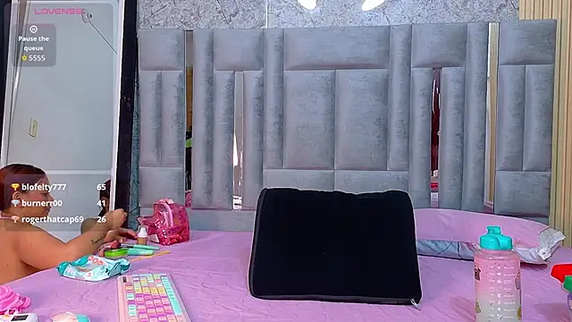 mamaneedsfun online show from 04.22.26