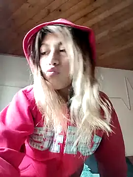 Snapshot of Anto_torres chatting on 10.25.25 Anto torres online show from 10.25.25