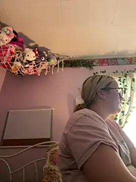 imawhorenslut19 online show from 06.12.26