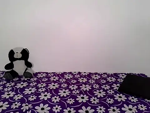 Snapshot of Naina_gf chatting on 09.11.25 Naina gf online show from 09.11.25