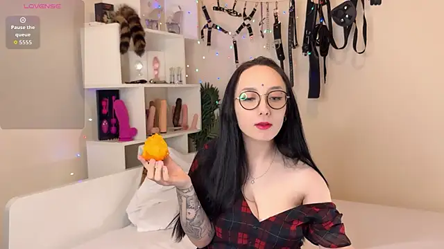 Jinhee Tiny online show from 11.05.25