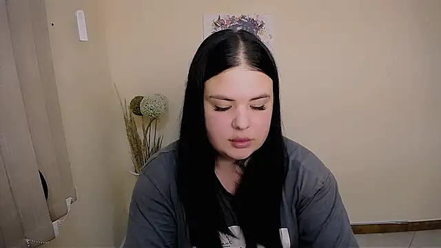 Snapshot of _Trisha_li chatting on 09.17.25 Trisha li online show from 09.17.25