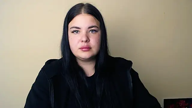 Snapshot of _Trisha_li chatting on 10.08.25 Trisha li online show from 10.08.25