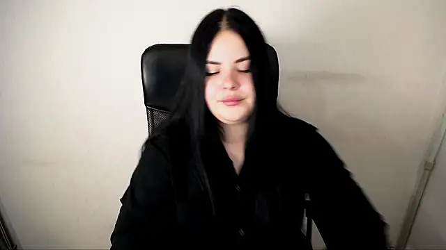 Snapshot of _Trisha_li chatting on 10.26.25 Trisha li online show from 10.26.25