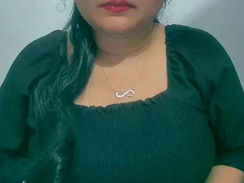 Snapshot of Saniya_K chatting on 11.18.25 Saniya K online show from 11.18.25
