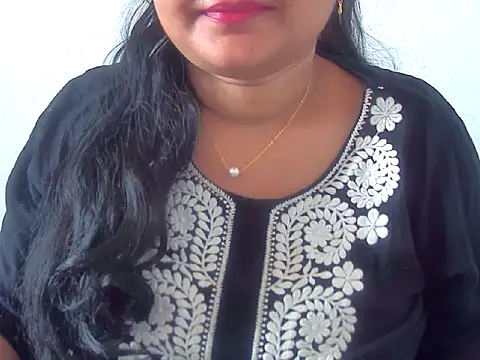 Snapshot of Saniya_K chatting on 11.25.25 Saniya K online show from 11.25.25