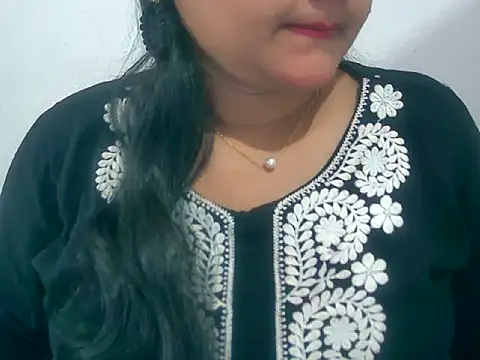 Snapshot of Saniya_K chatting on 12.03.25 Saniya K online show from 12.03.25