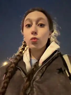 FroggyAnna online show from 10.28.25