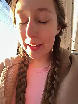 FroggyAnna online show from 05.02.26
