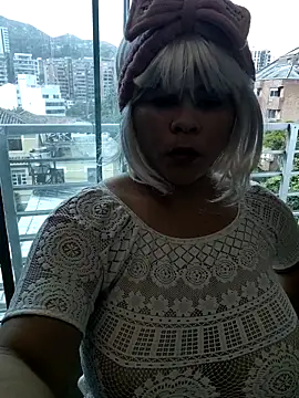 Snapshot of kamyla_69 chatting on 12.04.25 kamyla 69 online show from 12.04.25