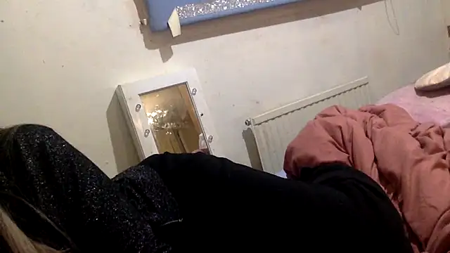 Snapshot of Bellababexox_ chatting on 09.10.25 Bellababexox online show from 09.10.25