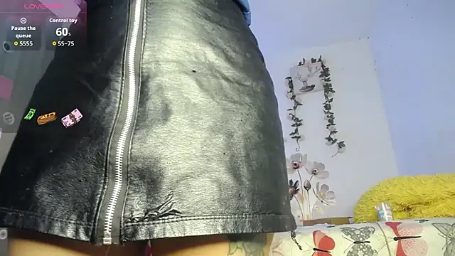 Liahdiaz  online show from 02.25.26