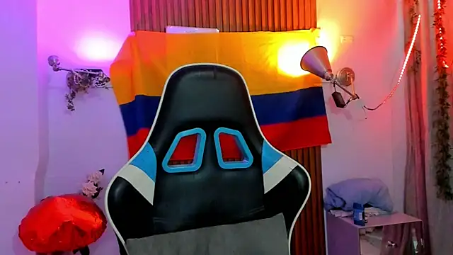 Snapshot of galactica_ chatting on 10.01.25 galactica online show from 10.01.25