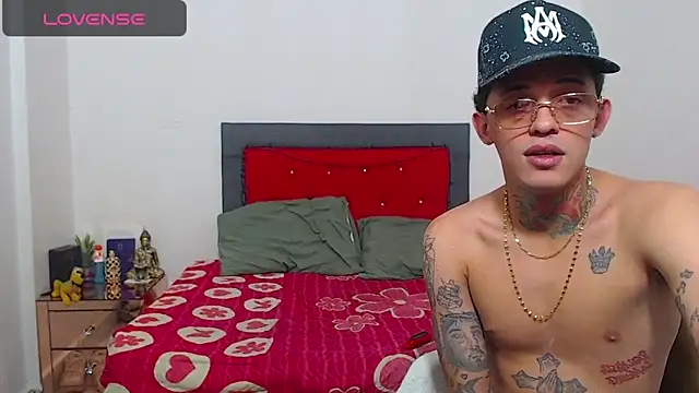 miawhithee online show from 11.29.25