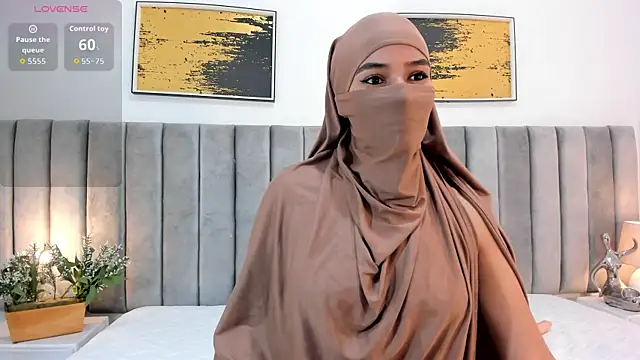 Snapshot of _shalimar chatting on 10.30.25 shalimar online show from 10.30.25