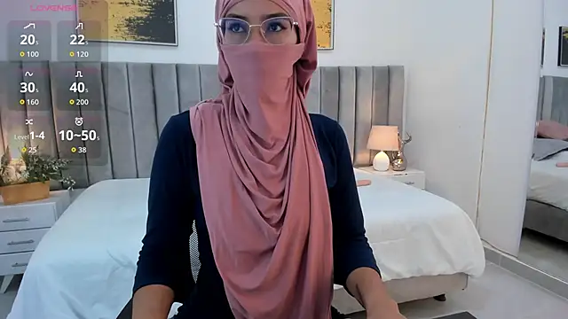 Snapshot of _shalimar chatting on 12.13.25 shalimar online show from 12.13.25