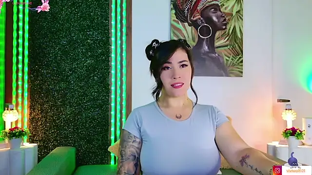 sarawolff online show from 06.10.26