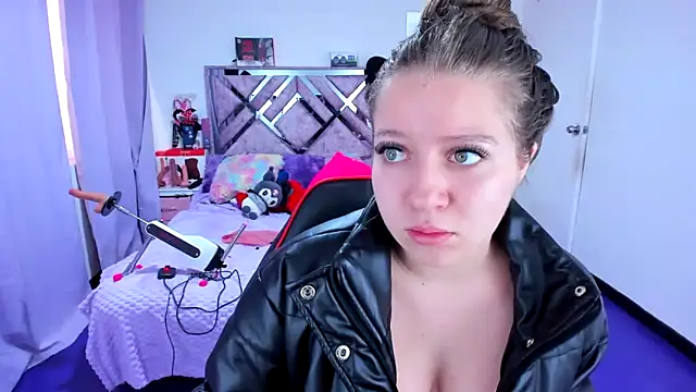 Luna Analya online show from 02.19.26