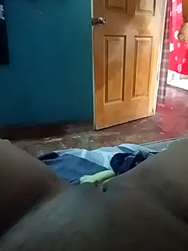 Snapshot of rouse-duque chatting on 10.18.25 rouse-duque online show from 10.18.25