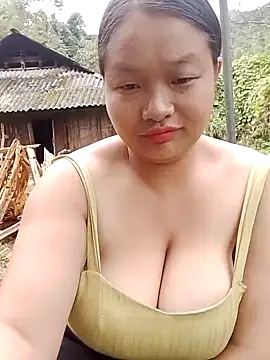 Snapshot of girl-babi chatting on 09.23.25 girl-babi online show from 09.23.25