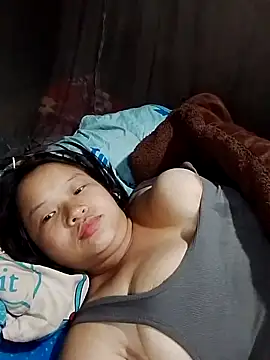 Snapshot of girl-babi chatting on 09.29.25 girl-babi online show from 09.29.25