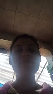 Snapshot of lindasyt chatting on 12.16.25 lindasyt online show from 12.16.25