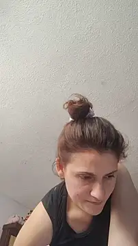 Snapshot of lindasyt chatting on 12.19.25 lindasyt online show from 12.19.25