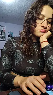 Snapshot of lindasyt chatting on 02.16.26 lindasyt online show from 02.16.26