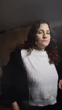 Snapshot of lindasyt chatting on 02.25.26 lindasyt online show from 02.25.26