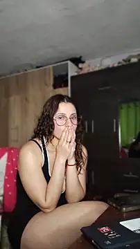 Snapshot of lindasyt chatting on 03.16.26 lindasyt online show from 03.16.26