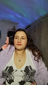 Snapshot of lindasyt chatting on 03.24.26 lindasyt online show from 03.24.26