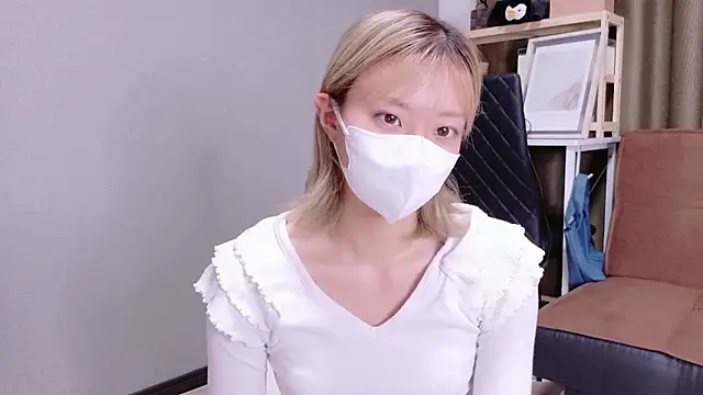 Nana  ch online show from 10.03.25