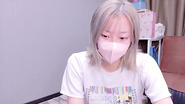 Nana  ch online show from 11.04.25