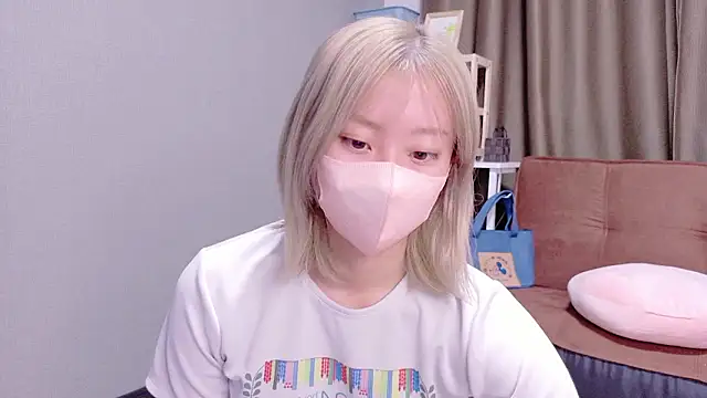 Nana  ch online show from 11.08.25