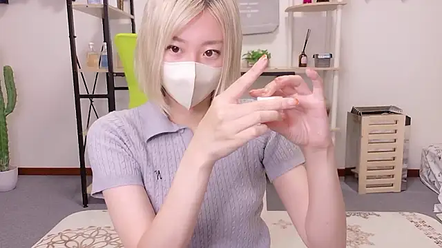Snapshot of Nana__ch chatting on 06.23.26 Nana ch online show from 06.23.26