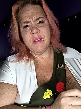 Snapshot of Courdles chatting on 10.31.25 Courdles online show from 10.31.25