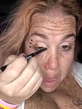 Snapshot of Courdles chatting on 11.02.25 Courdles online show from 11.02.25