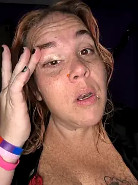 Snapshot of Courdles chatting on 11.05.25 Courdles online show from 11.05.25