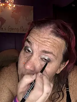 Snapshot of Courdles chatting on 11.19.25 Courdles online show from 11.19.25