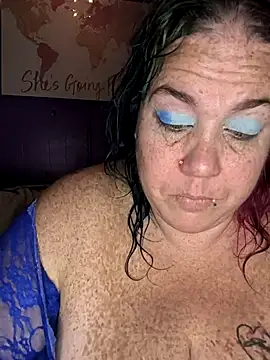 Snapshot of Courdles chatting on 12.14.25 Courdles online show from 12.14.25