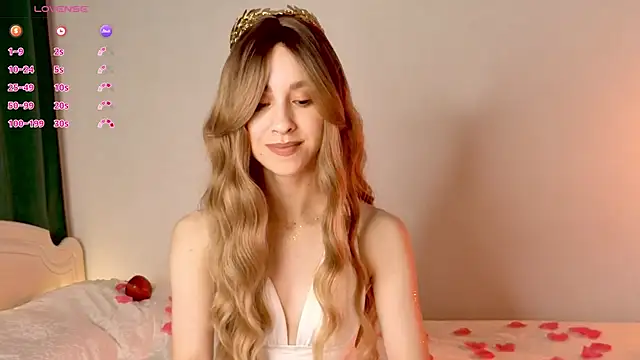 Snapshot of MiaSweetasHoney chatting on 10.31.25 MiaSweetasHoney online show from 10.31.25