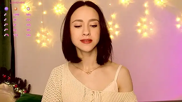 Snapshot of MiaSweetasHoney chatting on 12.15.25 MiaSweetasHoney online show from 12.15.25